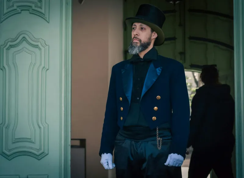 Corsets & Code-Switching: How Gen Z is Reviving Historical Romance for Modern Streets